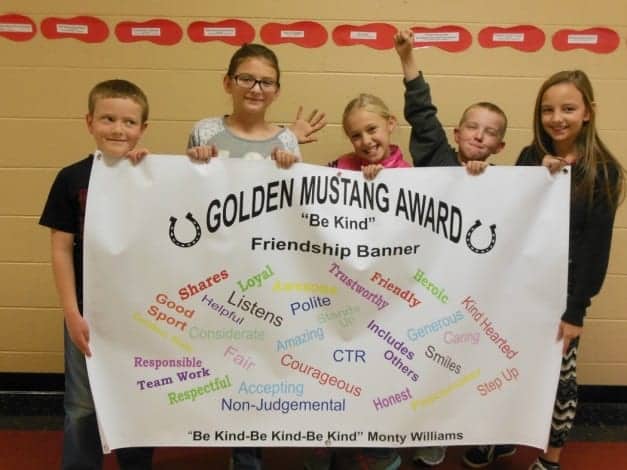 golden-mustang-award
