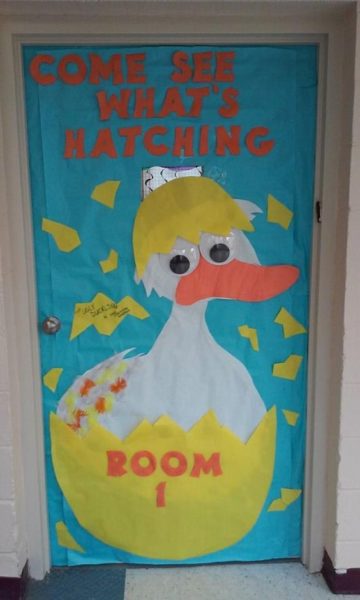 Come See Whats Hatching Spring Door