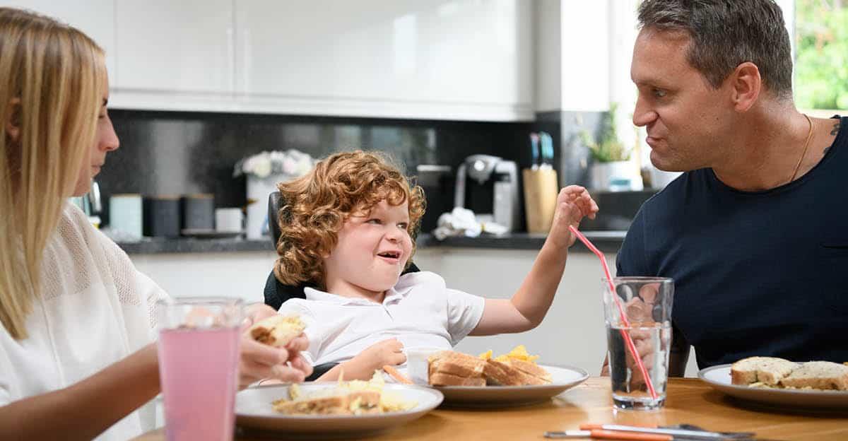 4 Ways to Help Children with Severe Feeding Issues