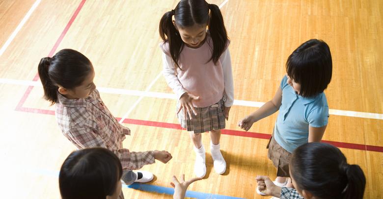 rock paper scissors icebreaker activity in pe class