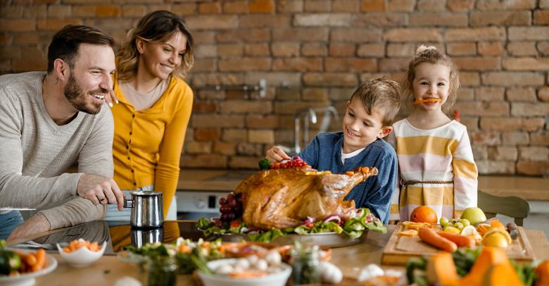 4 Ways Kids Can Help with Thanksgiving Dinner