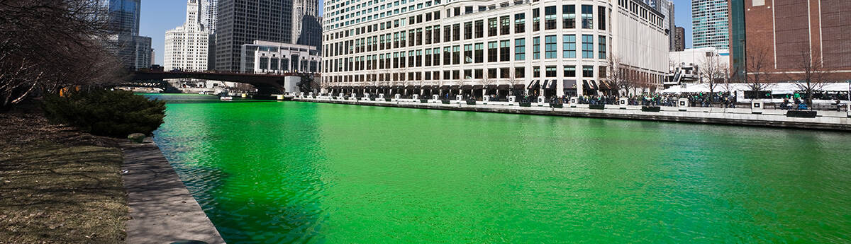 chicago river dyed green for st. patrick's day